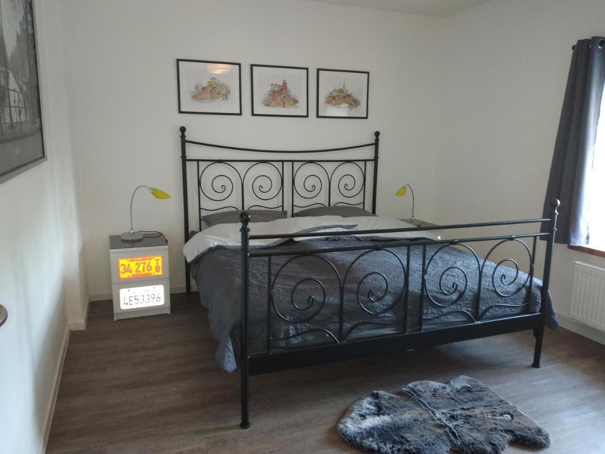מונשאו Burgapartment Felsenhaeuschen מראה חיצוני תמונה
