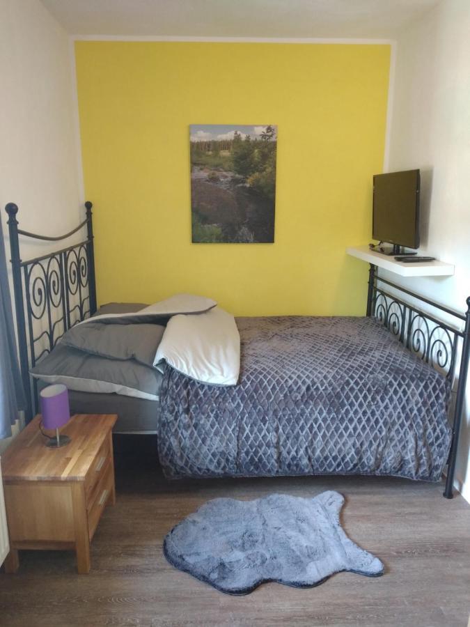 מונשאו Burgapartment Felsenhaeuschen מראה חיצוני תמונה