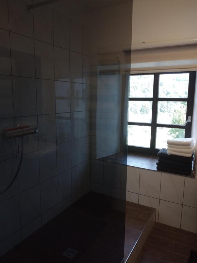 מונשאו Burgapartment Felsenhaeuschen מראה חיצוני תמונה