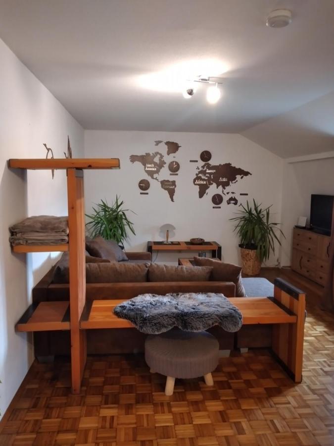 מונשאו Burgapartment Felsenhaeuschen מראה חיצוני תמונה